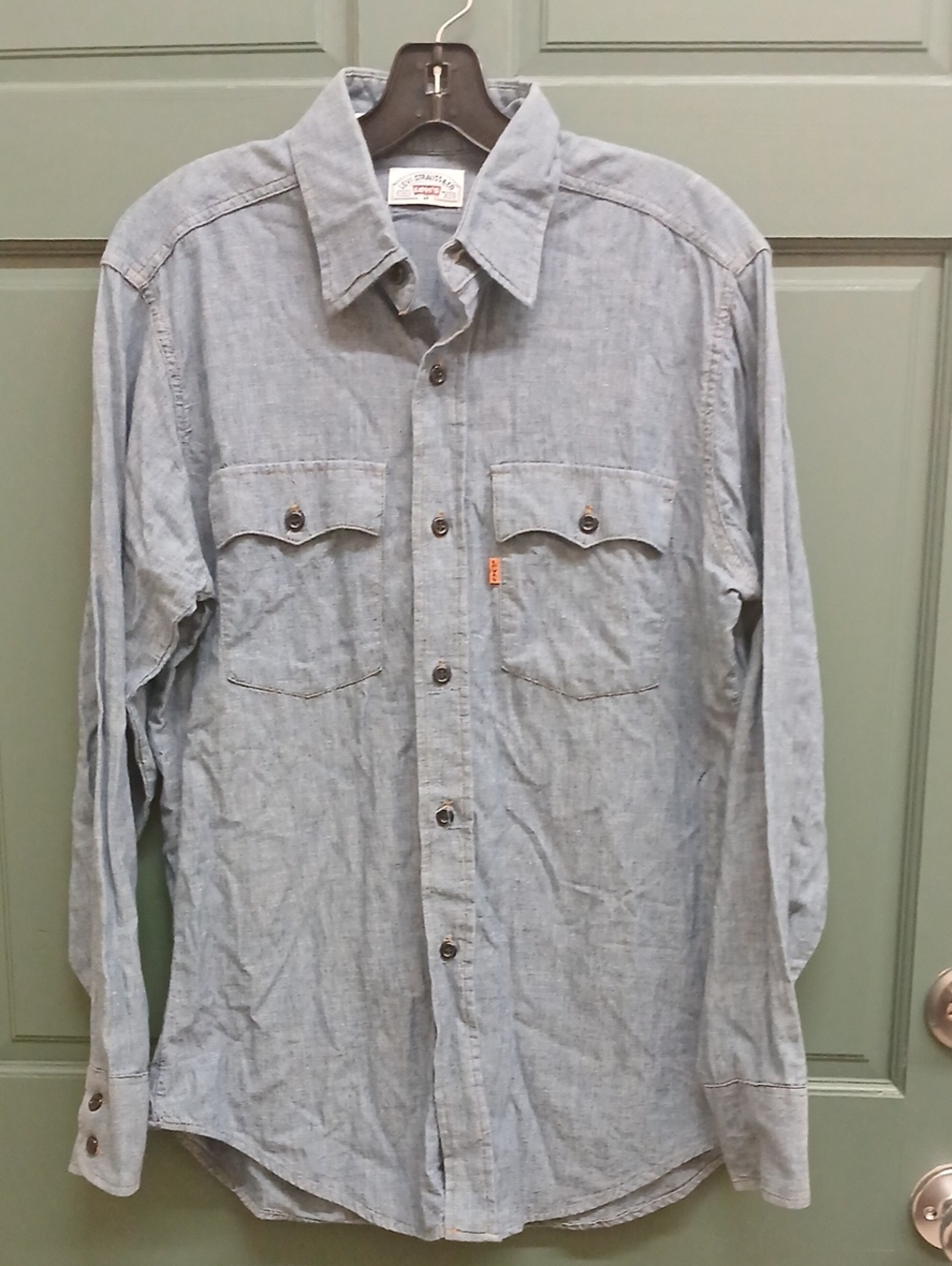 Levi's Vintage Light Blue Men's Chambray Button-Down Shirt Size Medium